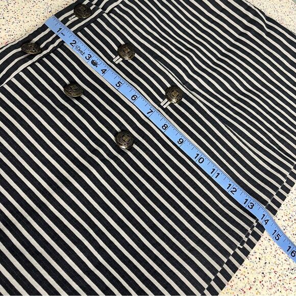 BCBG MAXARIA Mini Skirt Striped Button Front Size 8 - Picture 5 of 6